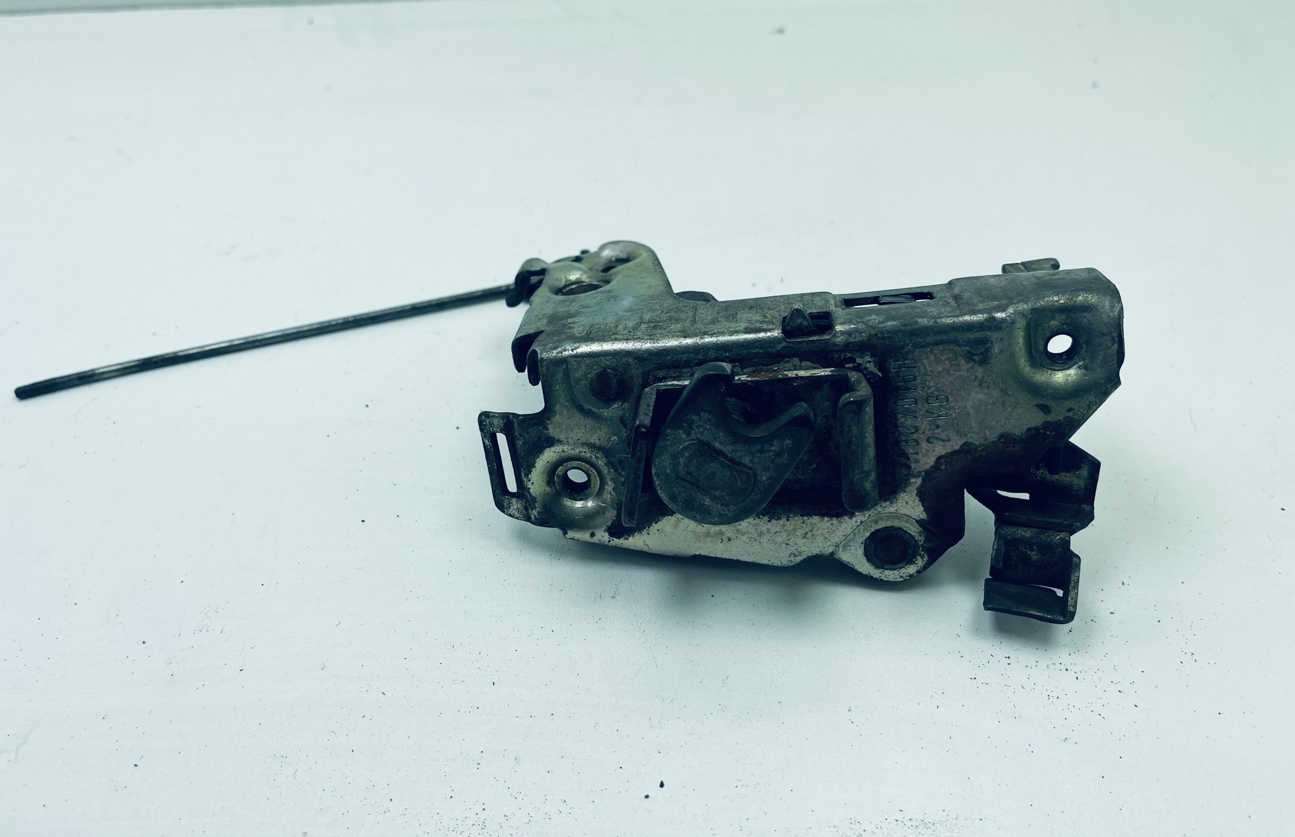 USADO/Chapa delantera izquierda para kombi T2,68-79 - Imagen 3